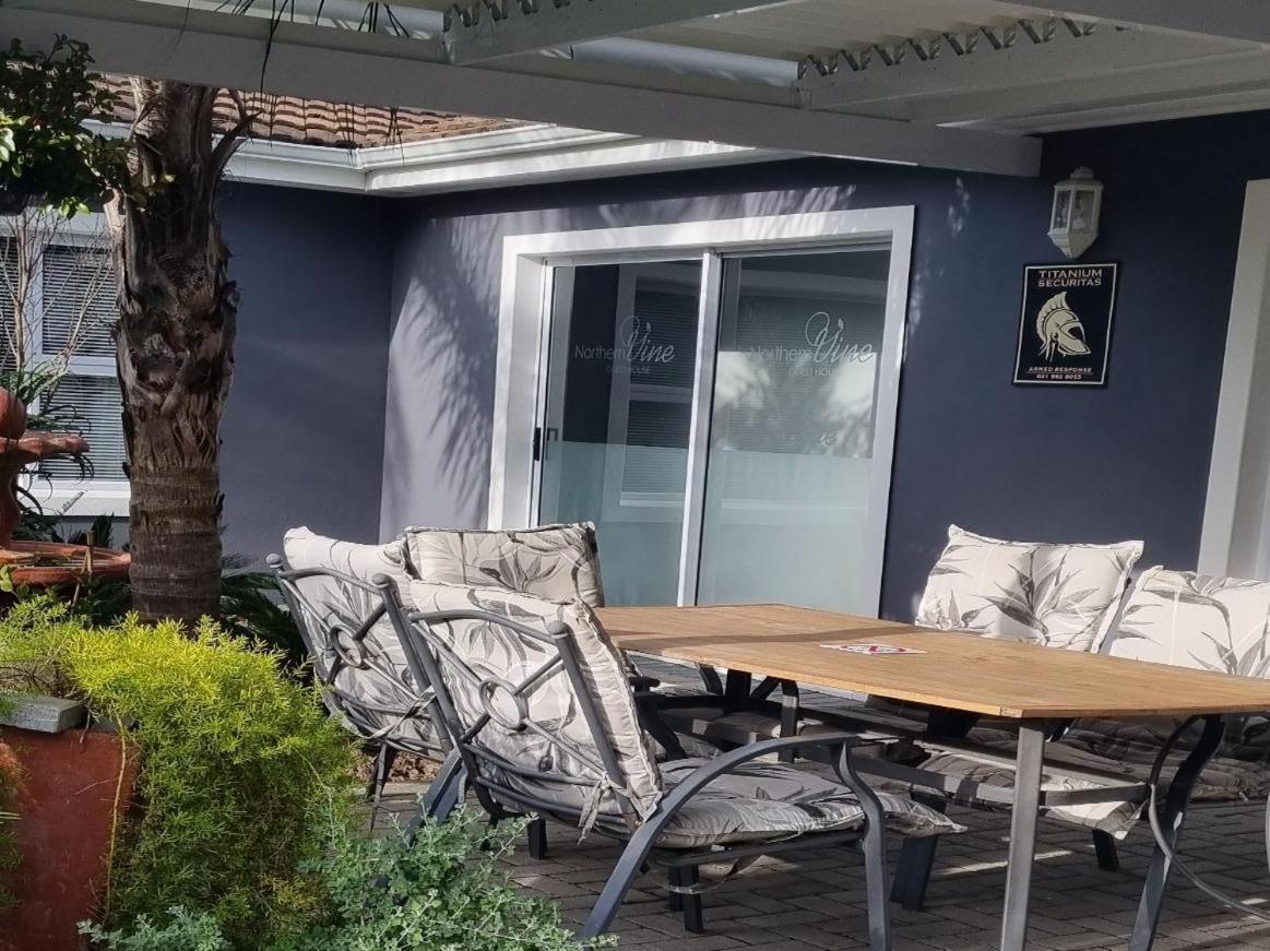 Northern Vine Guesthouse B&B Self-Catering Врекенфелл Екстер'єр фото